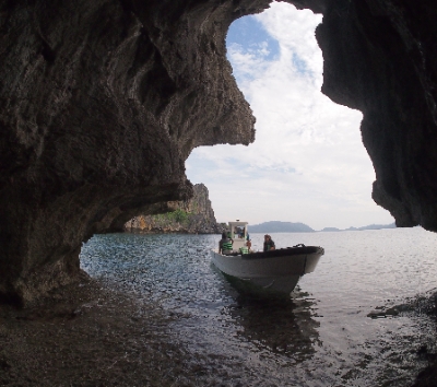 愛妮島旅遊推薦-洞穴探險